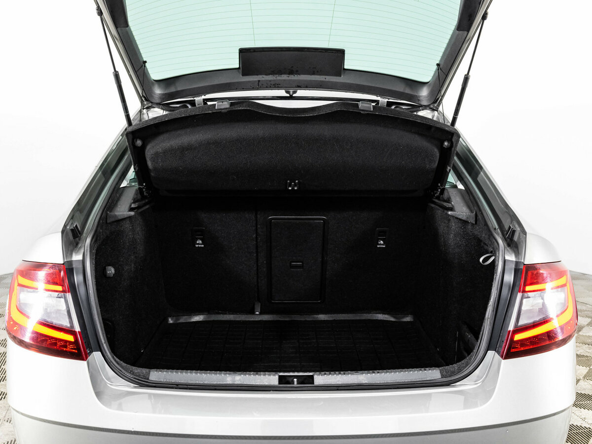 Skoda Octavia III (A7) Рестайлинг, 2019 Фото №21